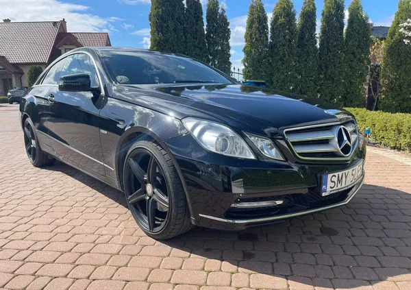 podkarpackie Mercedes-Benz Klasa E cena 49000 przebieg: 215000, rok produkcji 2011 z Białystok